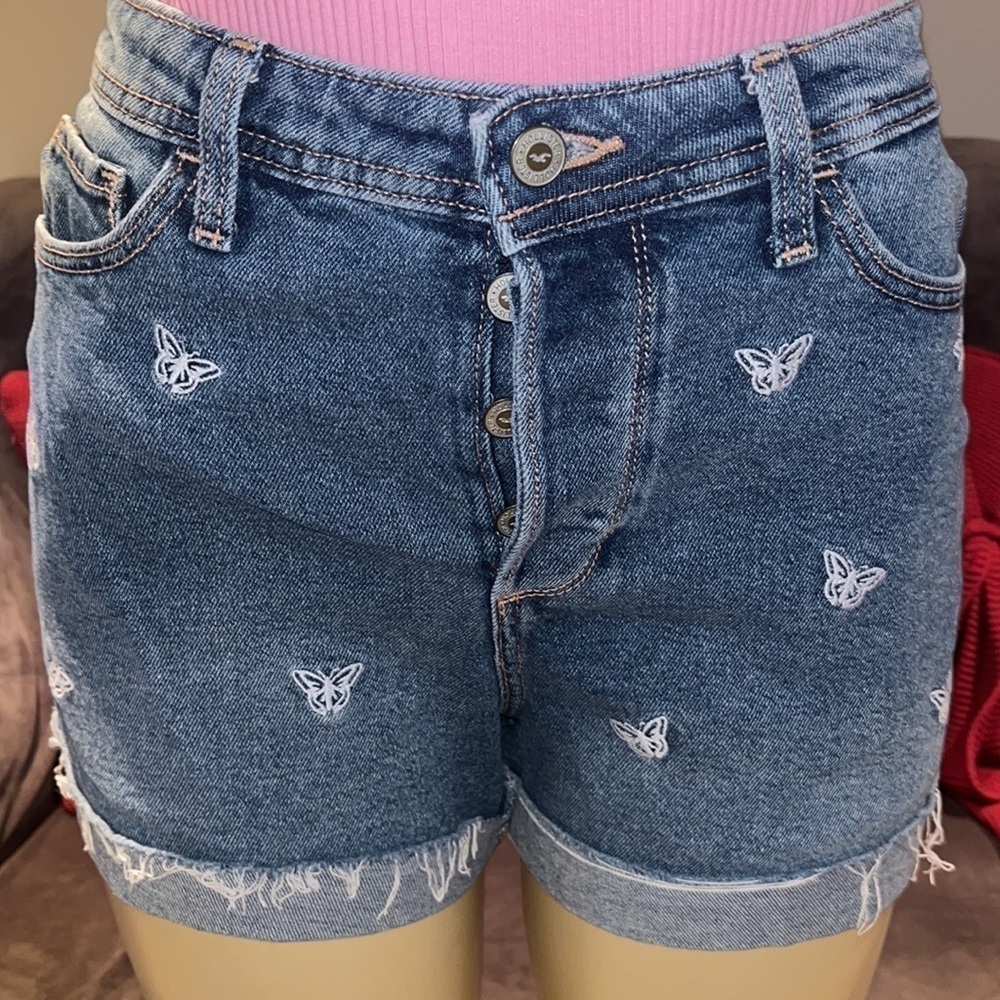 Hollister Curvy Ultra High-Rise Shorts - Picture 7 of 10